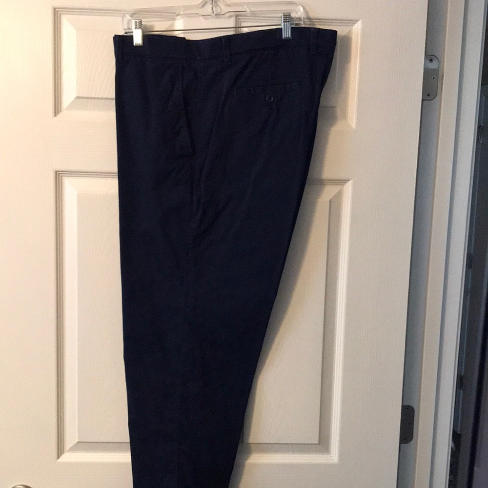 Roundtree & Yorke Navy Classic Fit Chino Pants - Gently Worn/Smoke Free